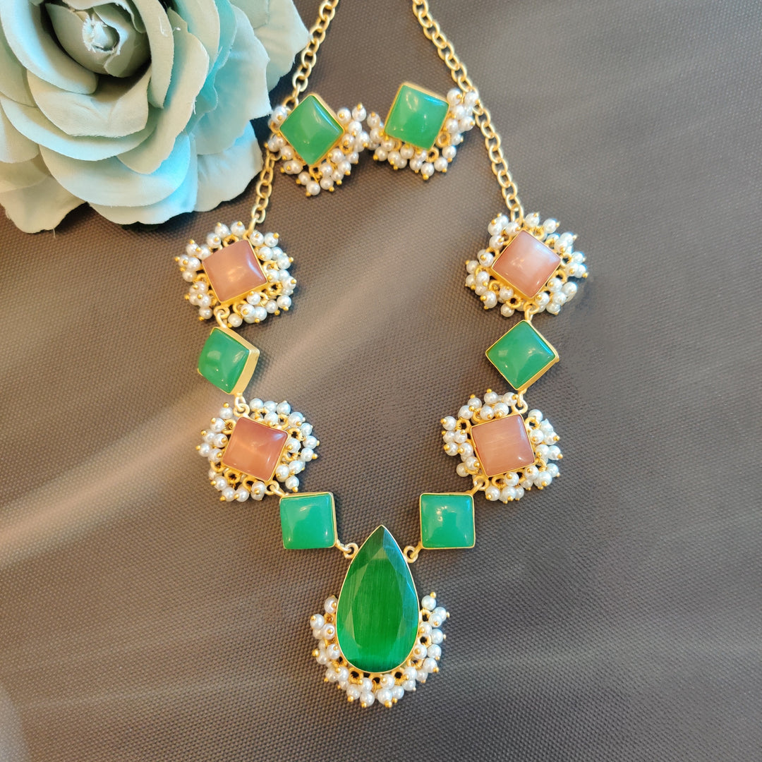 (0518NS26A100) Original Mother Of Pearl Gajra style Necklace