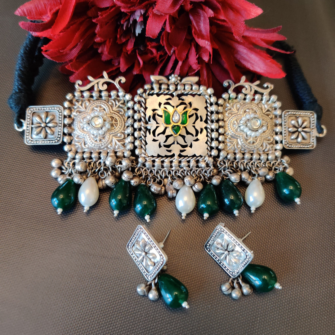 (2-18-NS6) 92.5 Silver Coated Pachi Kundan Green Choker
