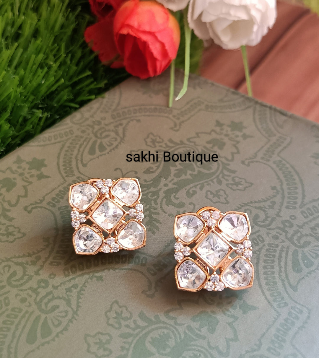 (1-18-ER3) Moissanite Kundan Square Stud