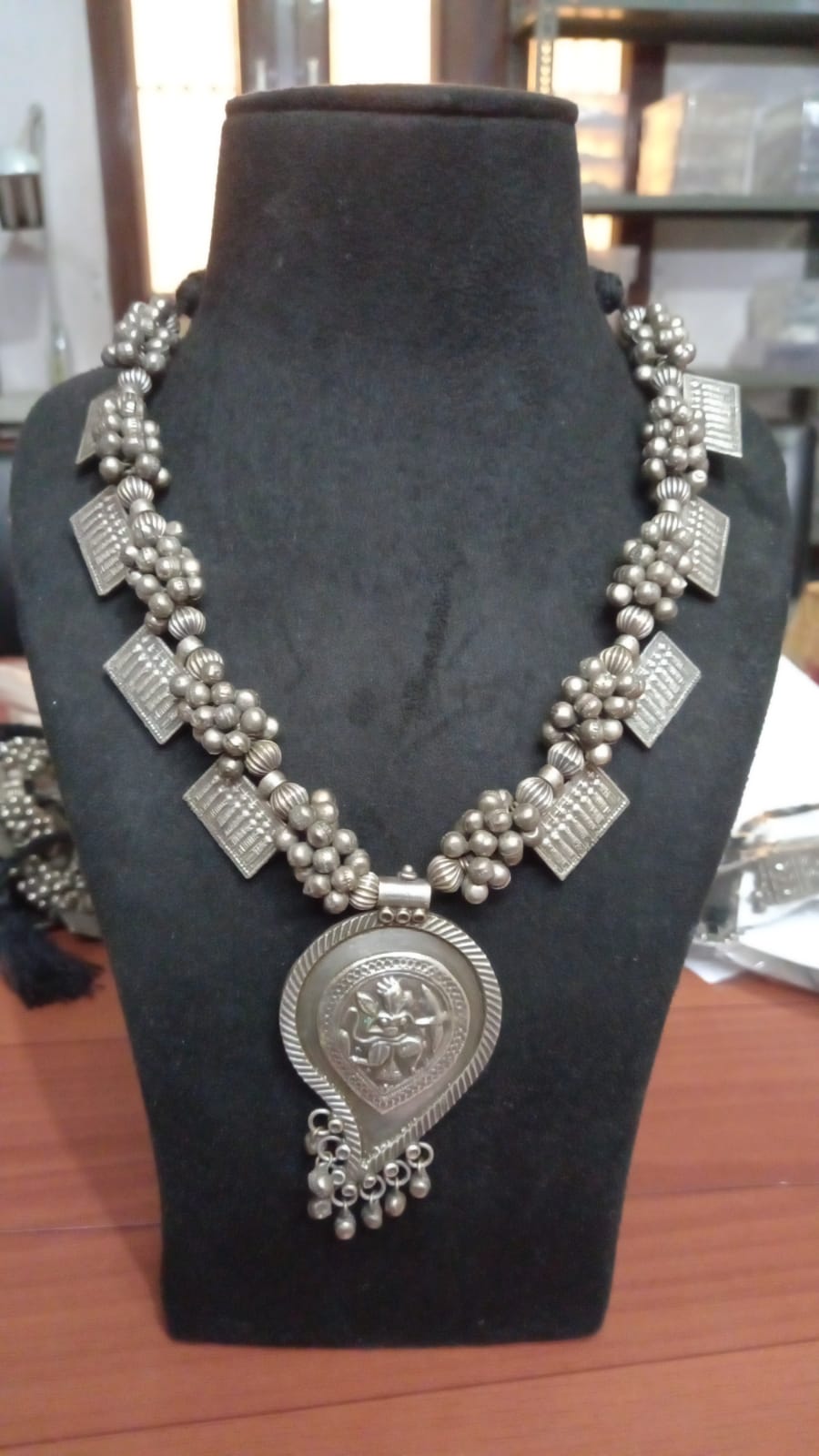 (8-36-NS23) SLA Statement Necklace
