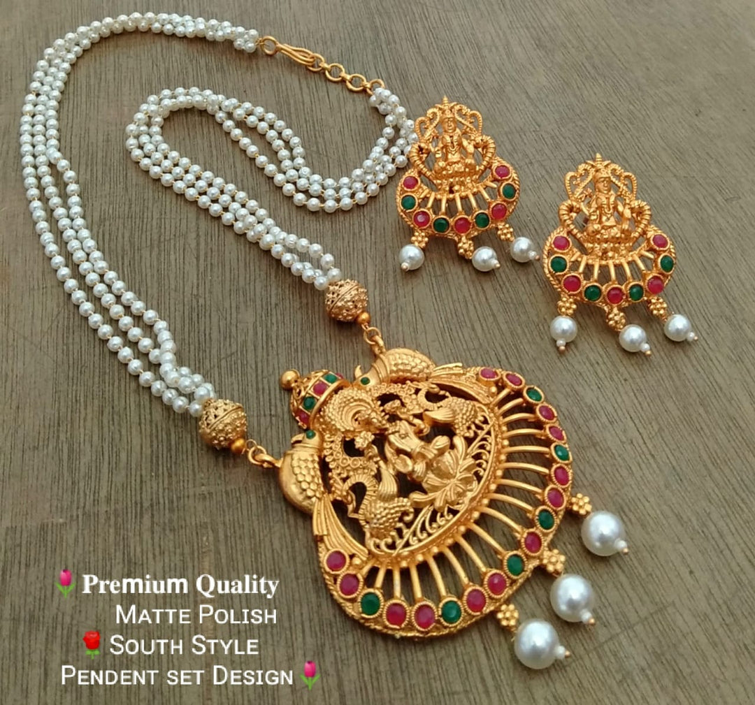 (7-13-NS2) Exclusive Handmade Lord Laxmiji South Style Pendent Set