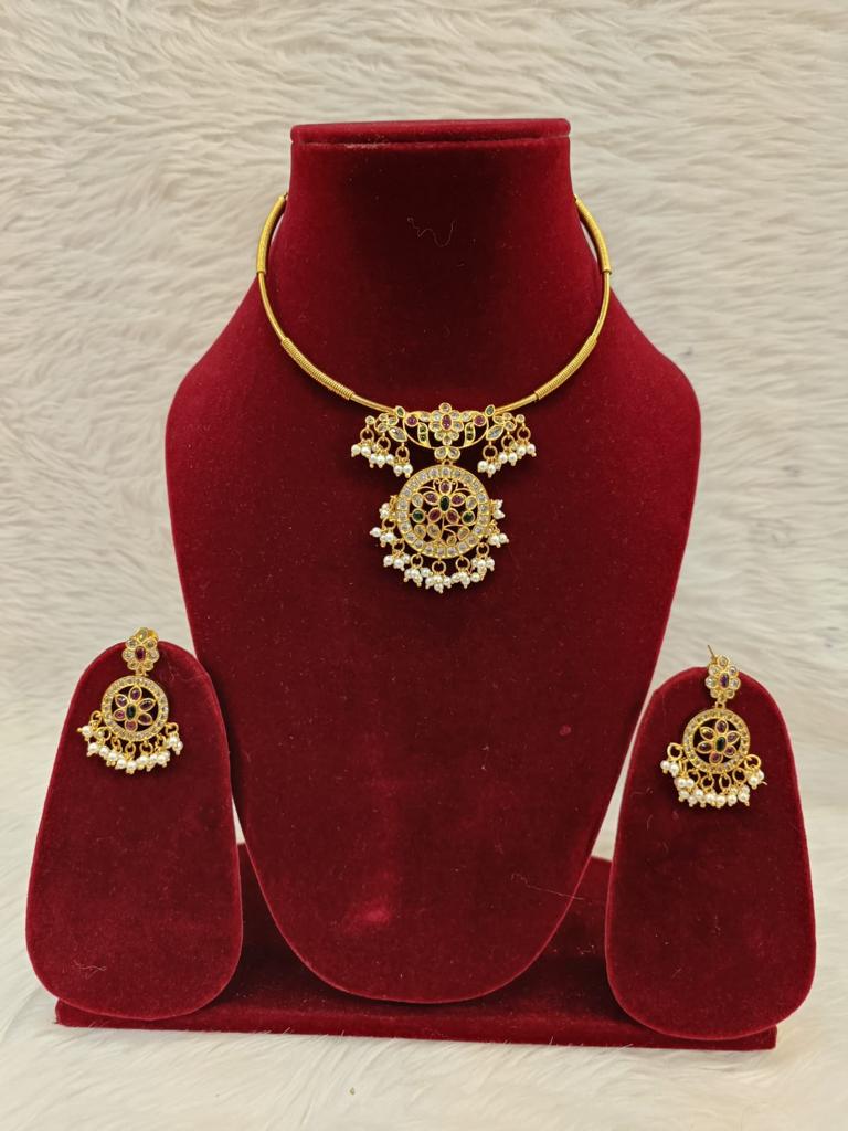 (7-18-NS21) Antique Gold Multi Kemp Stone Hansli Necklace