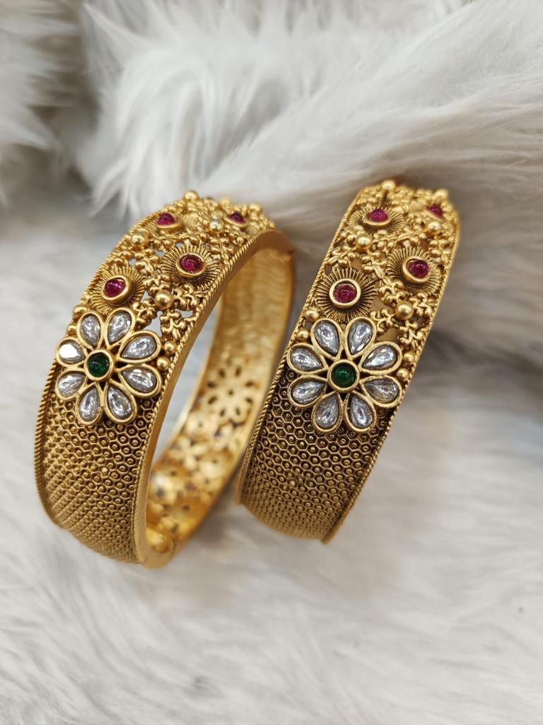 (7-18-KD3) Antique Gold Plated Kemp Stone Flower Kada in Pair