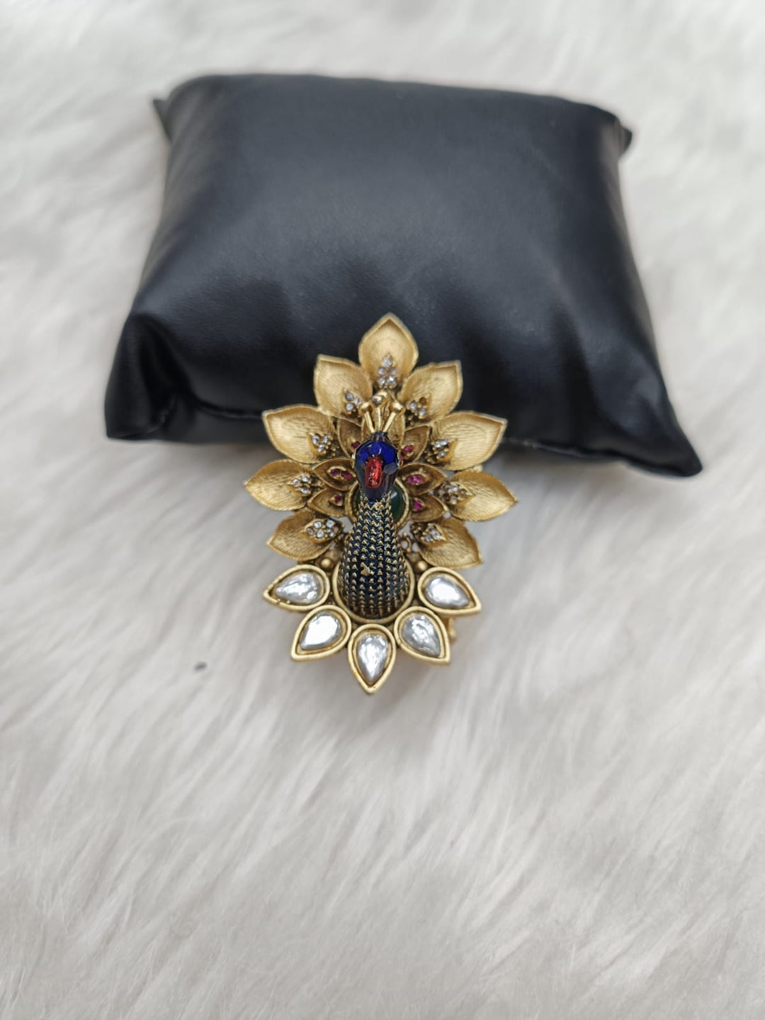 (7-18-FR1) Antique Peacock Finger Ring