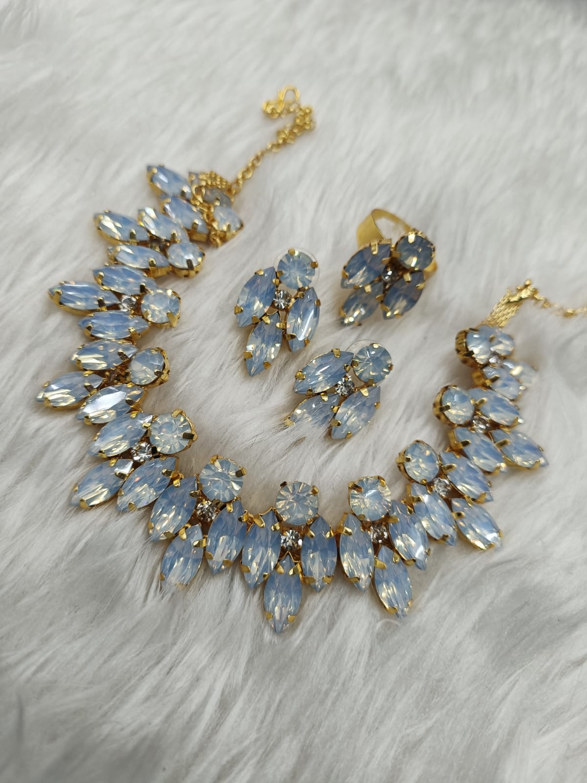アクセサリー santaku gemstone necklace blown 9-18-NS25) Combo Glass Stone Necklace – Sakhi Boutique