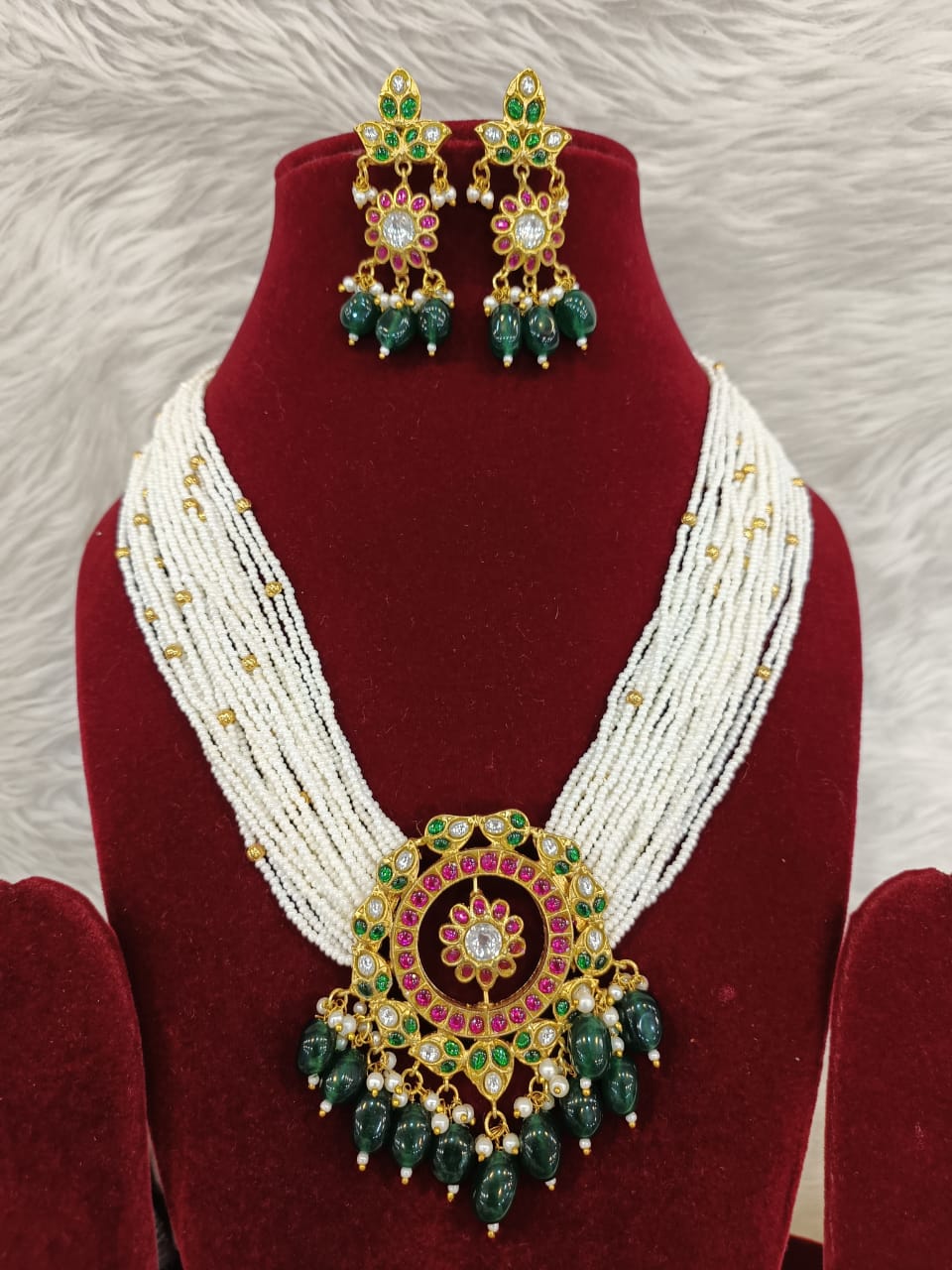 (3-18-NS32) Jadau Kemp Stone High Quality Necklace