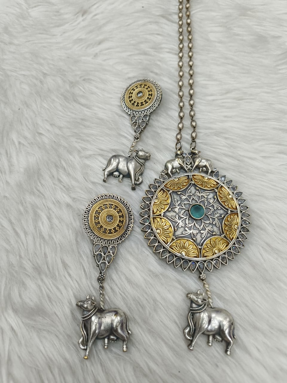 (8-18-NS3) SLA Green Monalisa Stone Cow Necklace