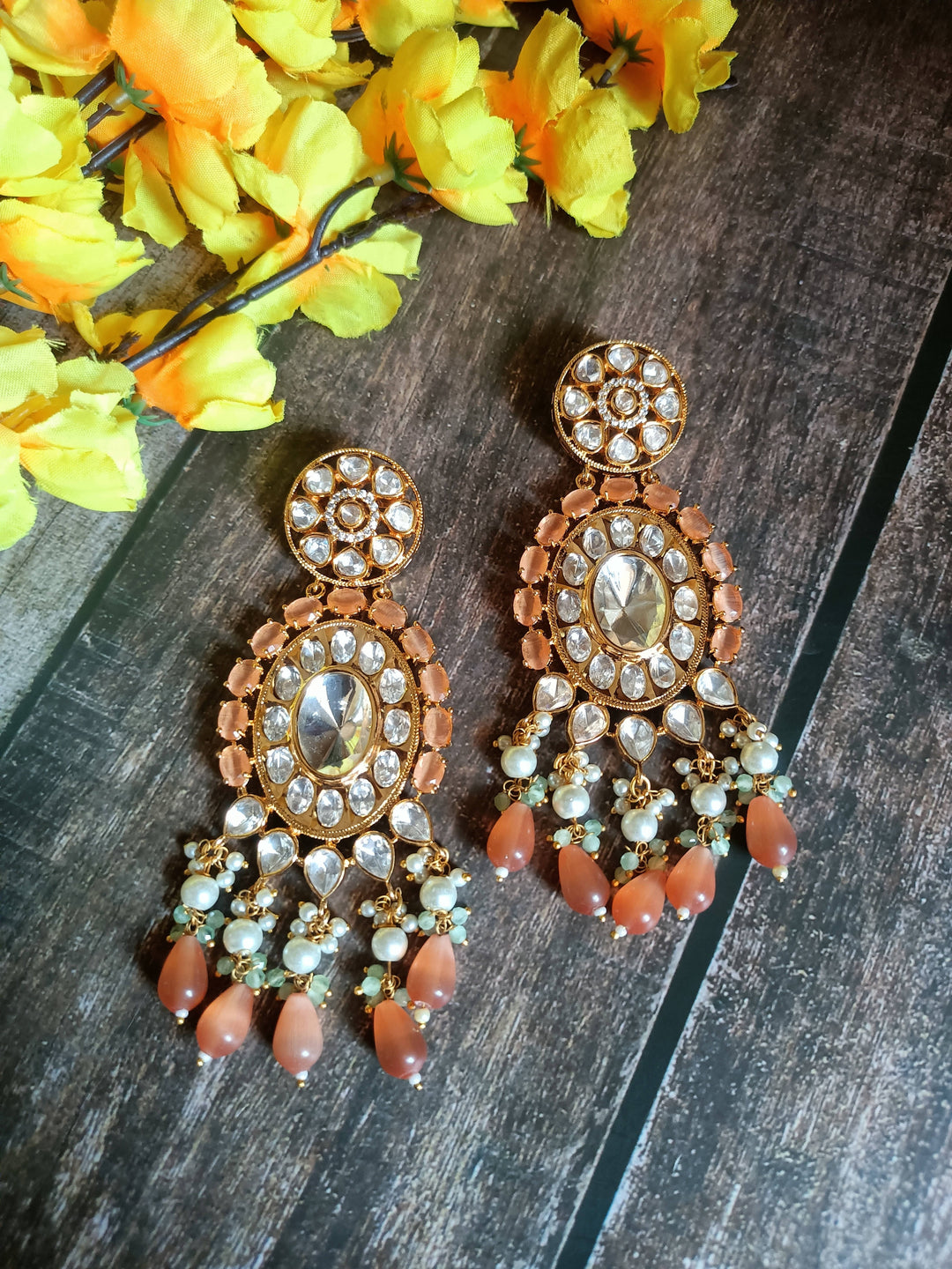 (0118ER006A200) Tyaani Kundan with Beads Statement Earring