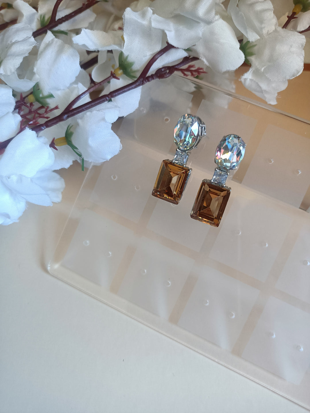 (0356ER001A200) Swarovski Stone Earrings