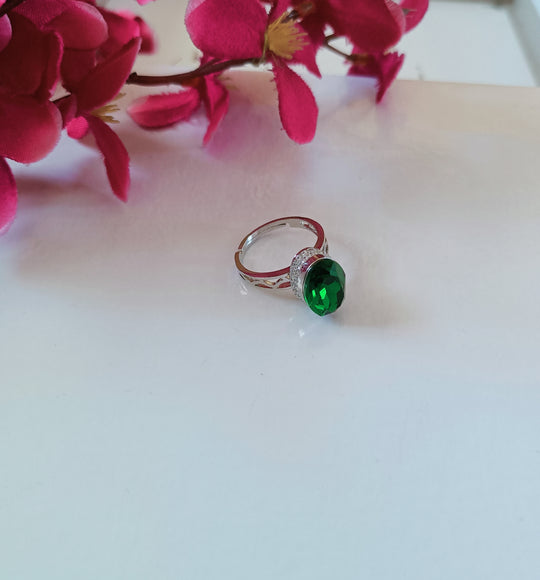 (0356FR008A200) Swarovski Green Stone AD Finger Ring