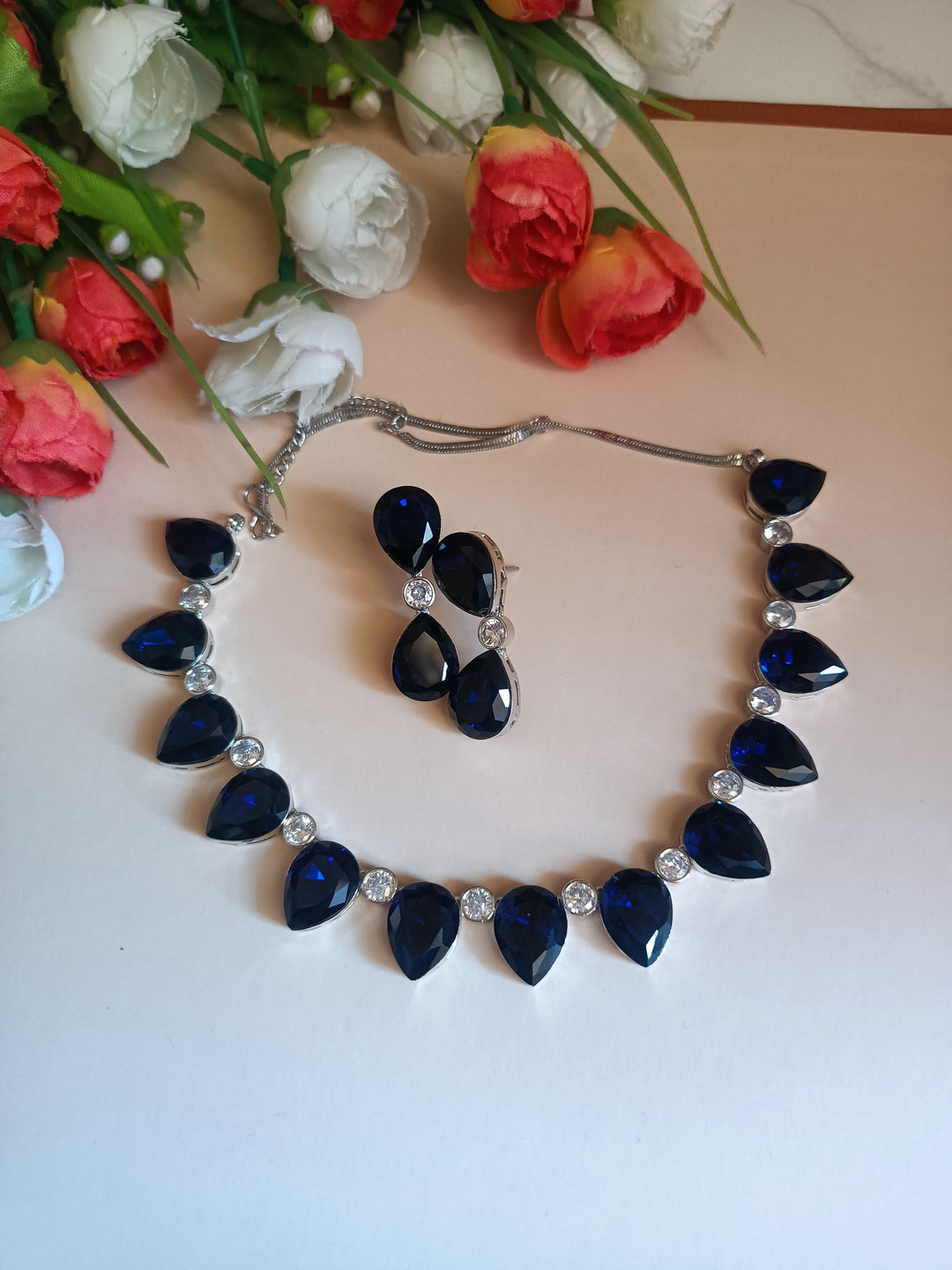 (0356NS005A100) Swarovski Leaf Stone Necklace