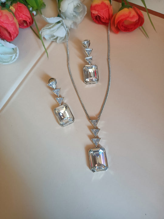 (0356NS012A100) Swarovski Stone Pendant Set