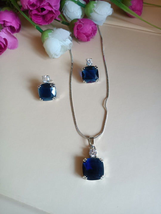 (0357NS006A100) Swarovski Stone Pendant Set