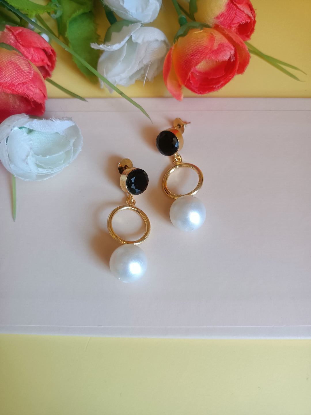 (0558ER009A100) Golden Round Gold Plated Brass Earring