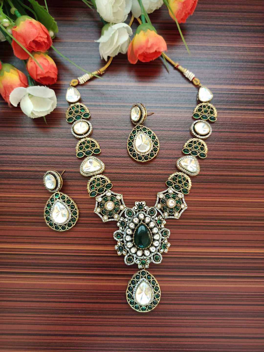 (0118NS070A100) Statement Uncut Kundan with Natural Stone Necklace