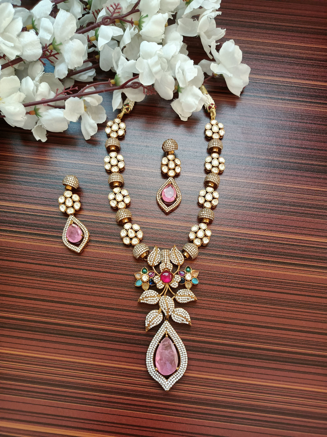 (0118NS076A100) Designer Moissanite Kundan Necklace Set with Doublet Stones