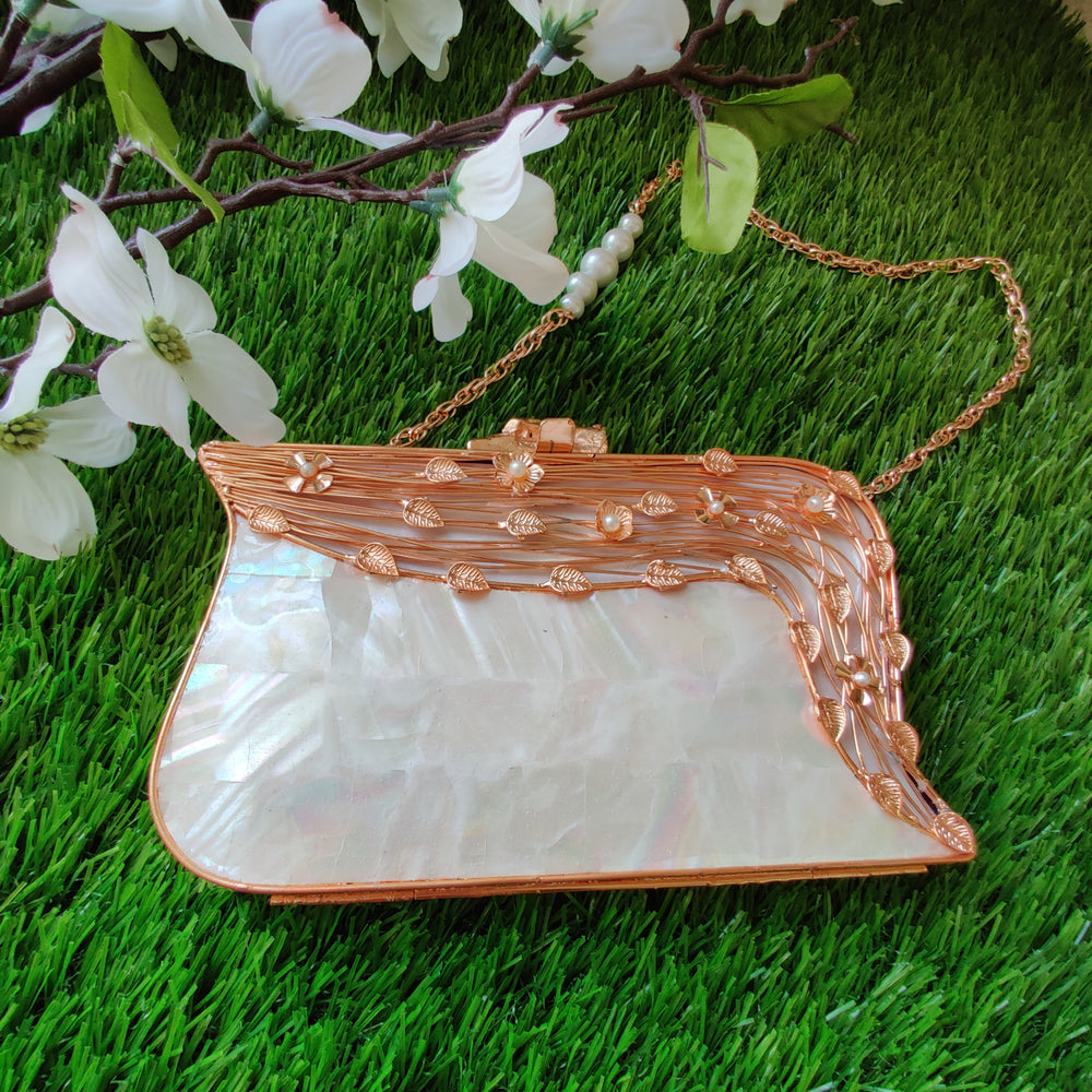 (1818PS006A300) Luxury Mother of Pearl Clutch
