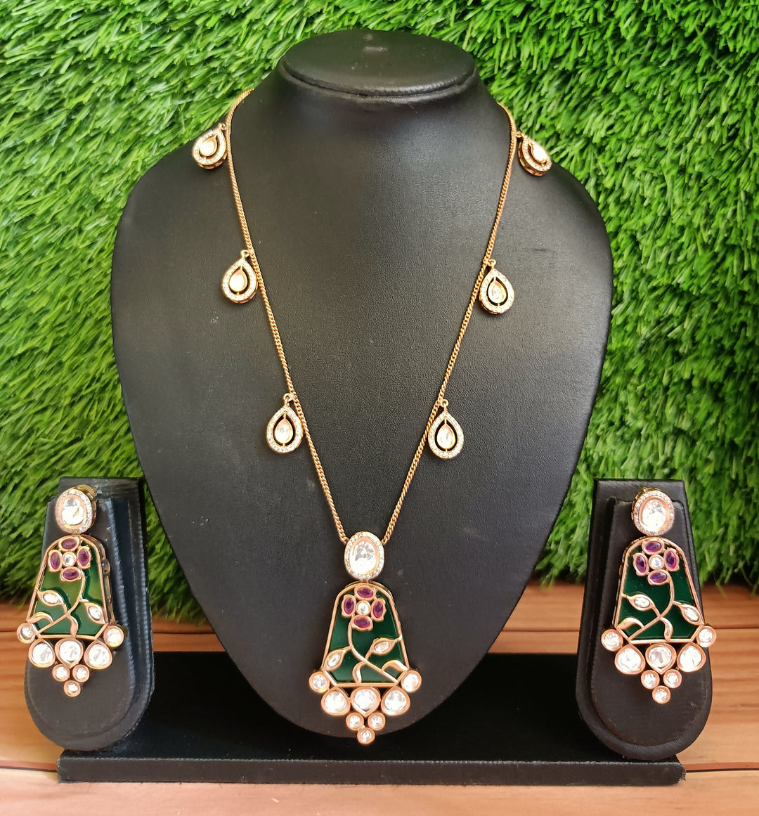 (0118NS054A100) Beautiful Moissanite Kundan Designer Set