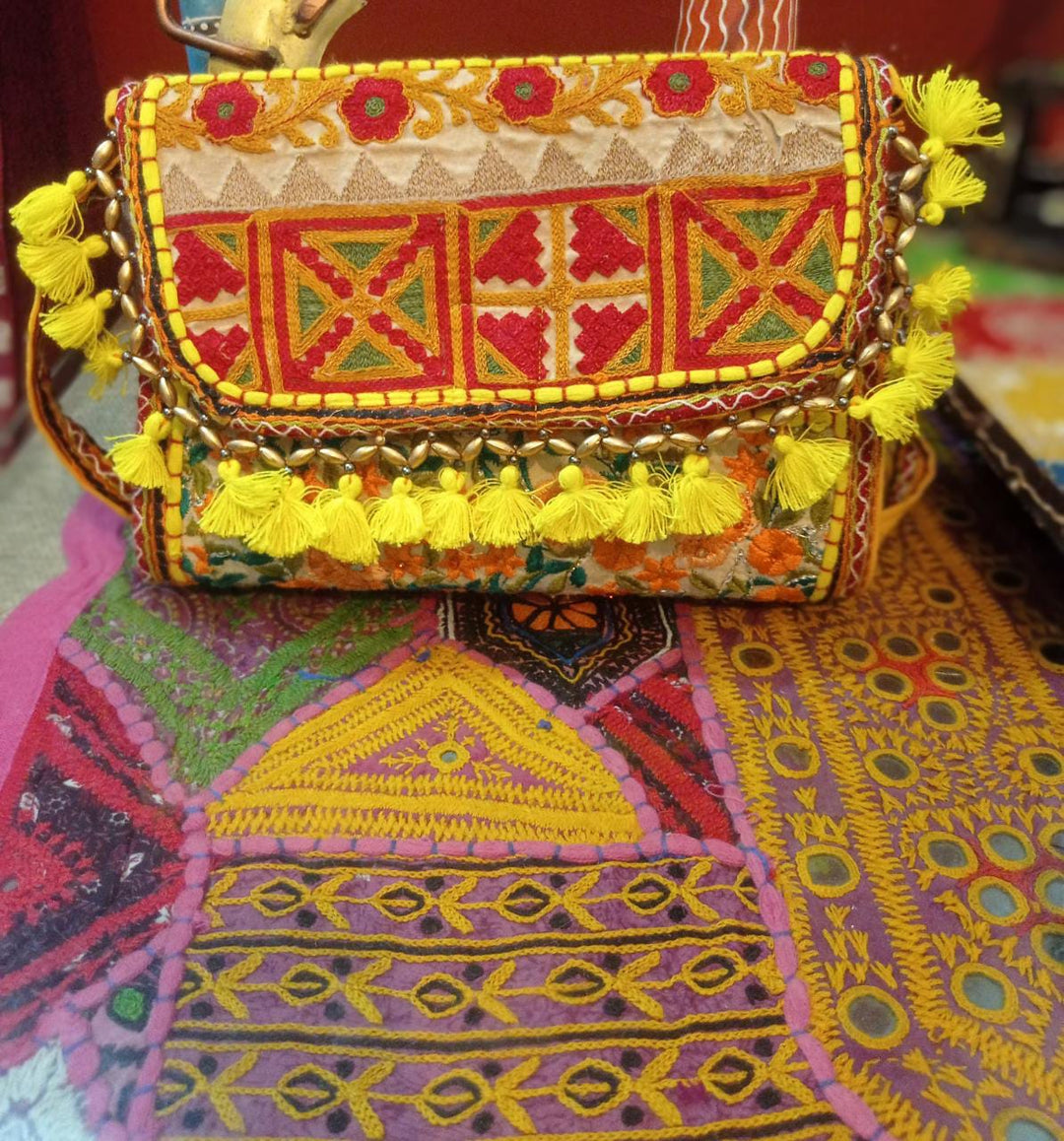 (1809PS001A300) Embroidery Work Boho Purse