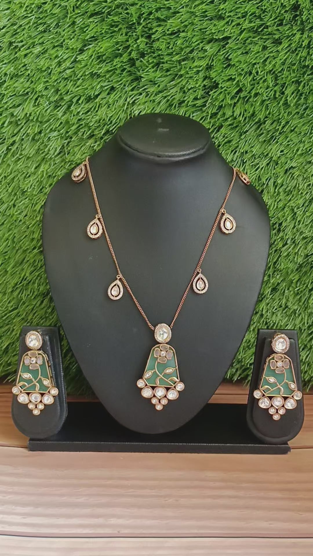 (0118NS054A100) Beautiful Moissanite Kundan Designer Set