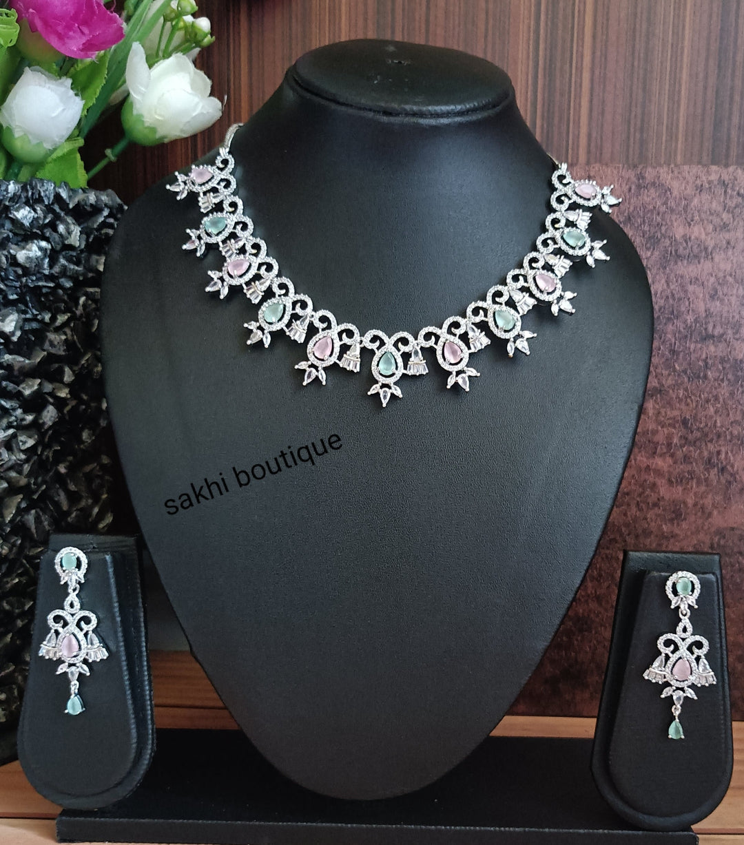 (5-33-NS18) "AD Stunning Necklace"