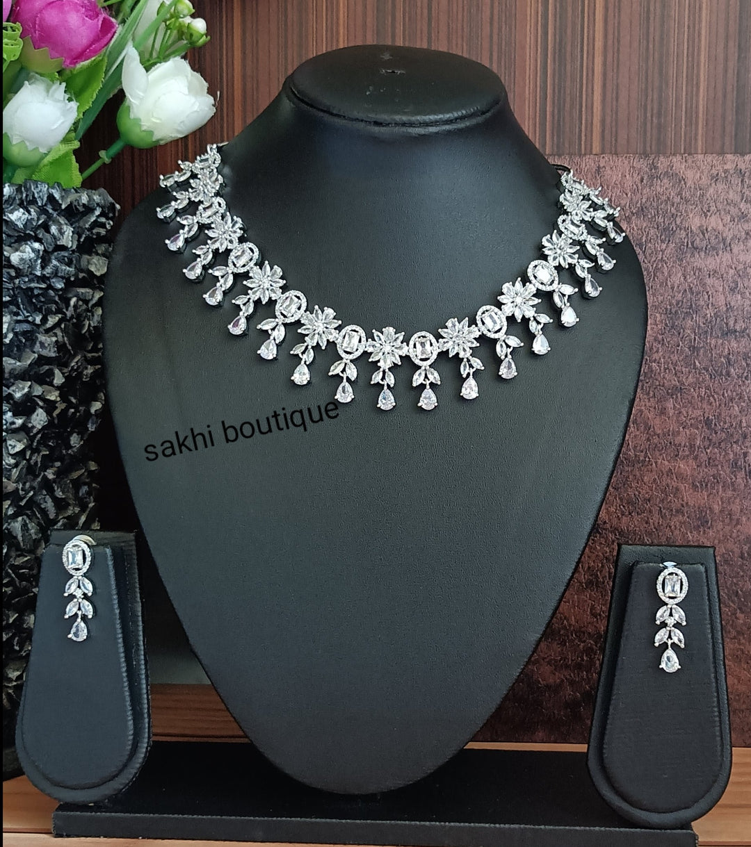 (5-33-NS16) AD Silver- Statement  Necklace