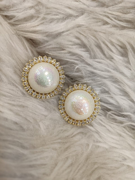 (5-18-ER9) AD Circle Statement Pearl Stud