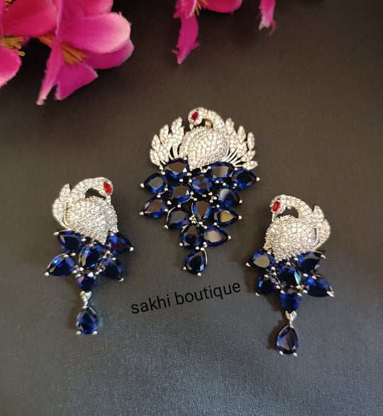 (11-13-P3) AD Dancing Peacock Pendent Set