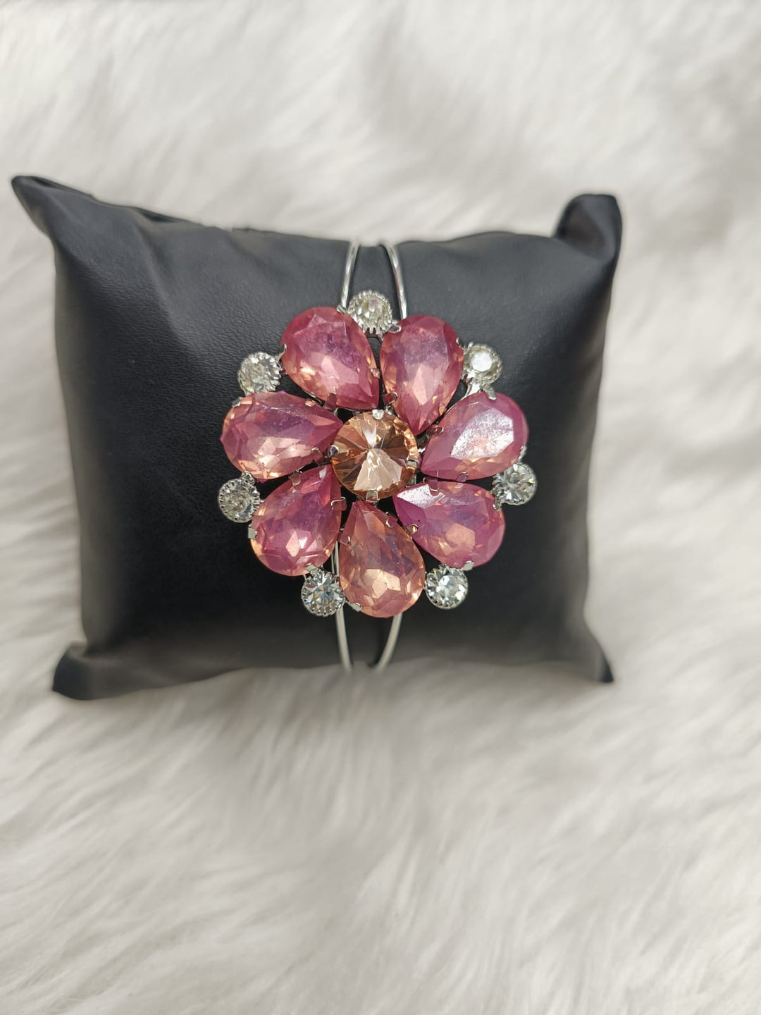 (9-18-BR6) Flower Glass Stone Silver Bracelet