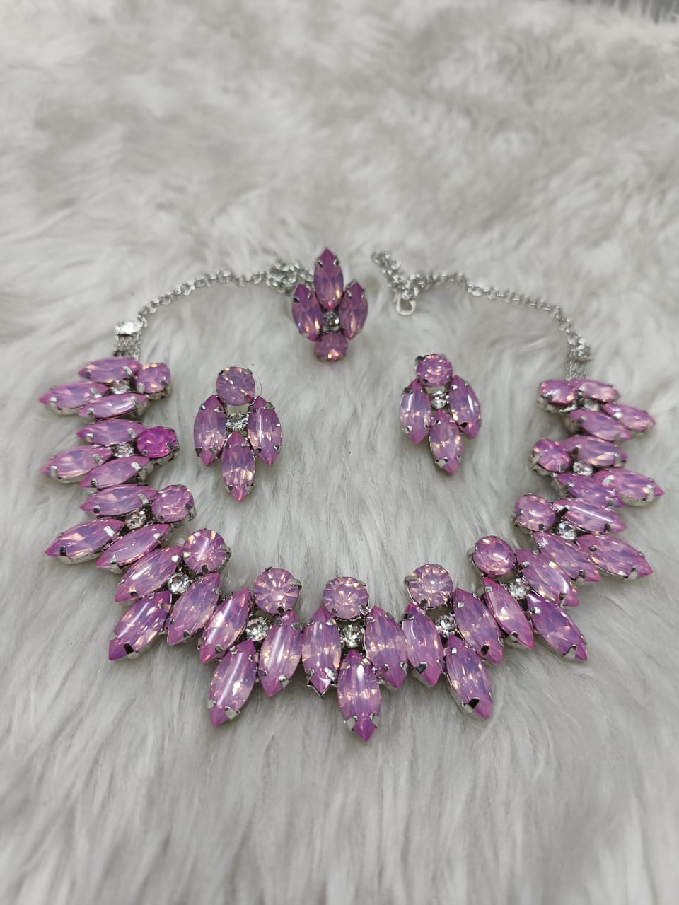 9-18-NS25) Combo Glass Stone Necklace – Sakhi Boutique