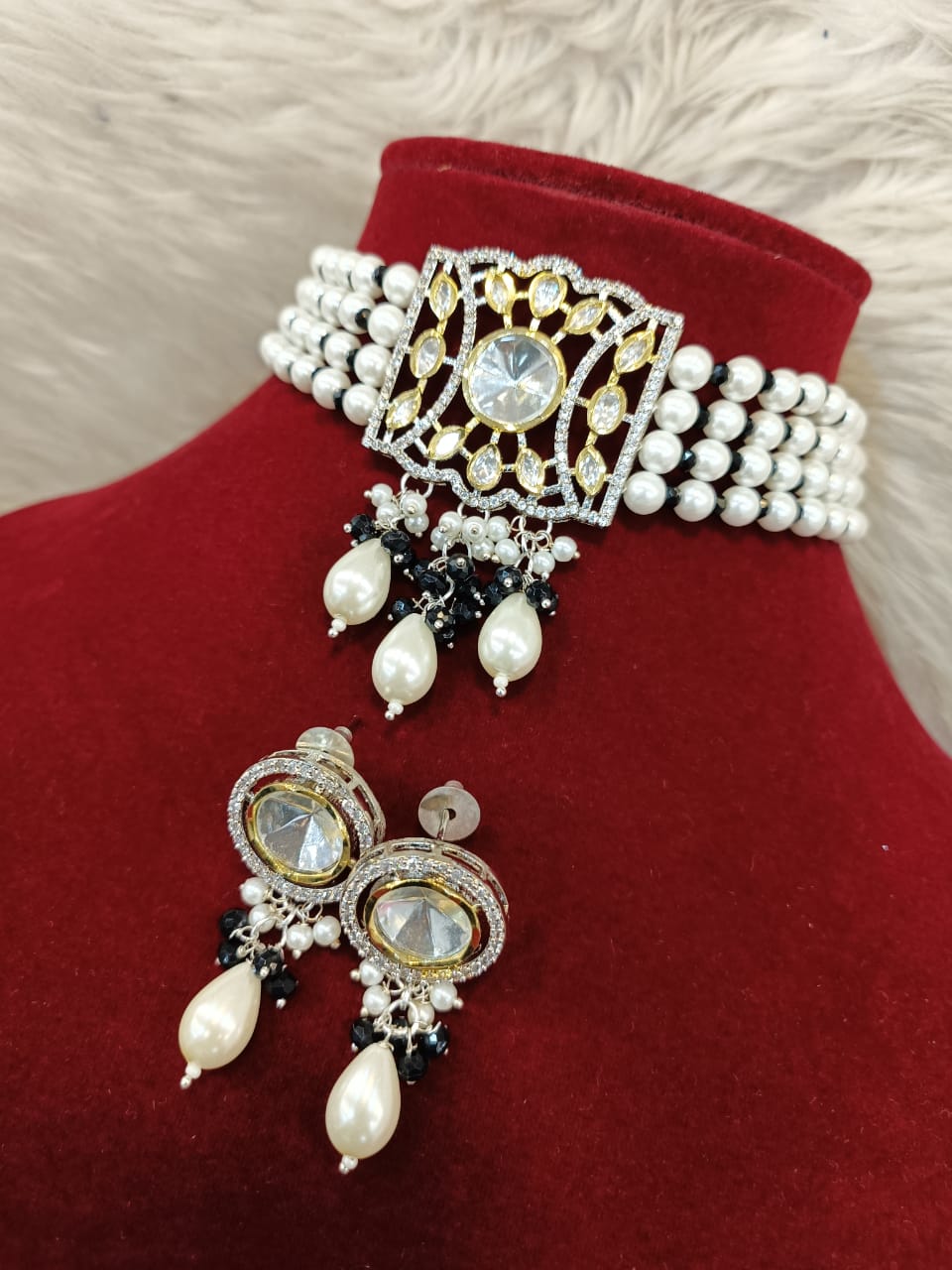 (1-18-NS7) Tyaani Uncut Kundan With AD Pearl Choker